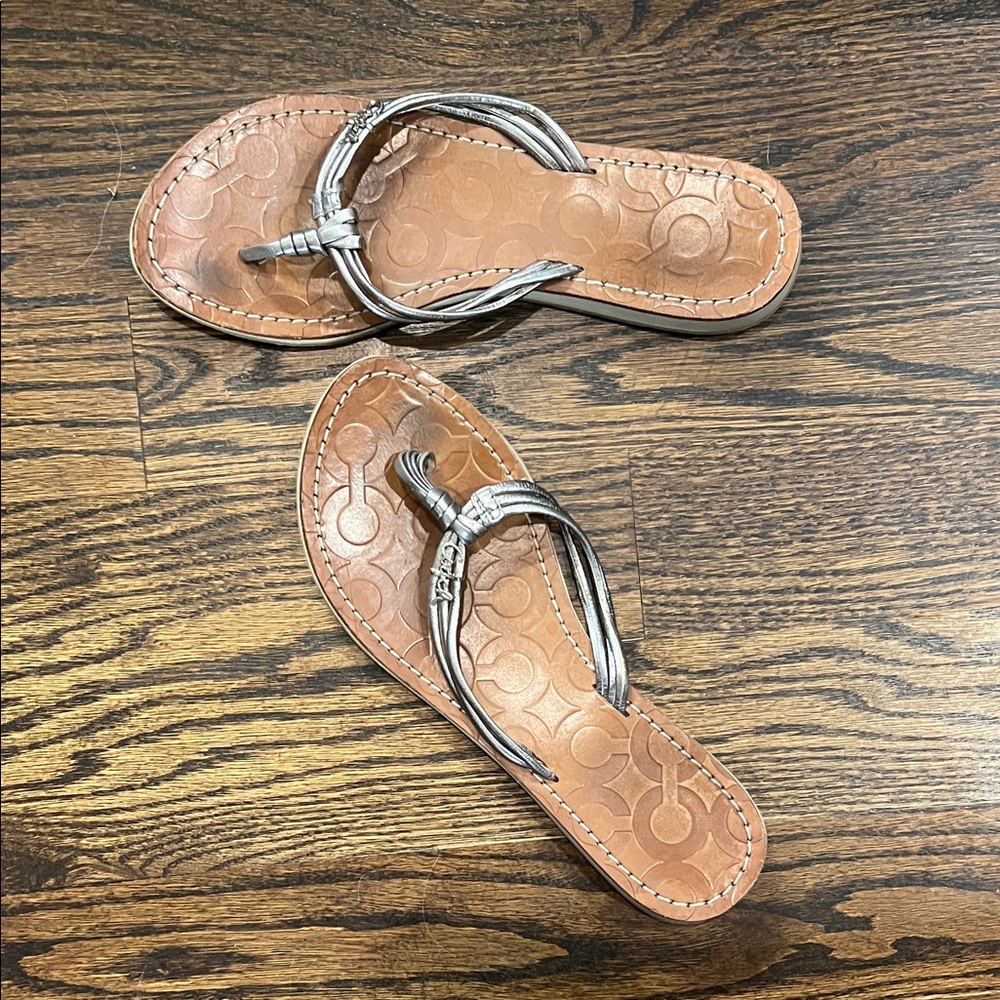 Women's Coach Silver Thong Sandals - flats 7.5